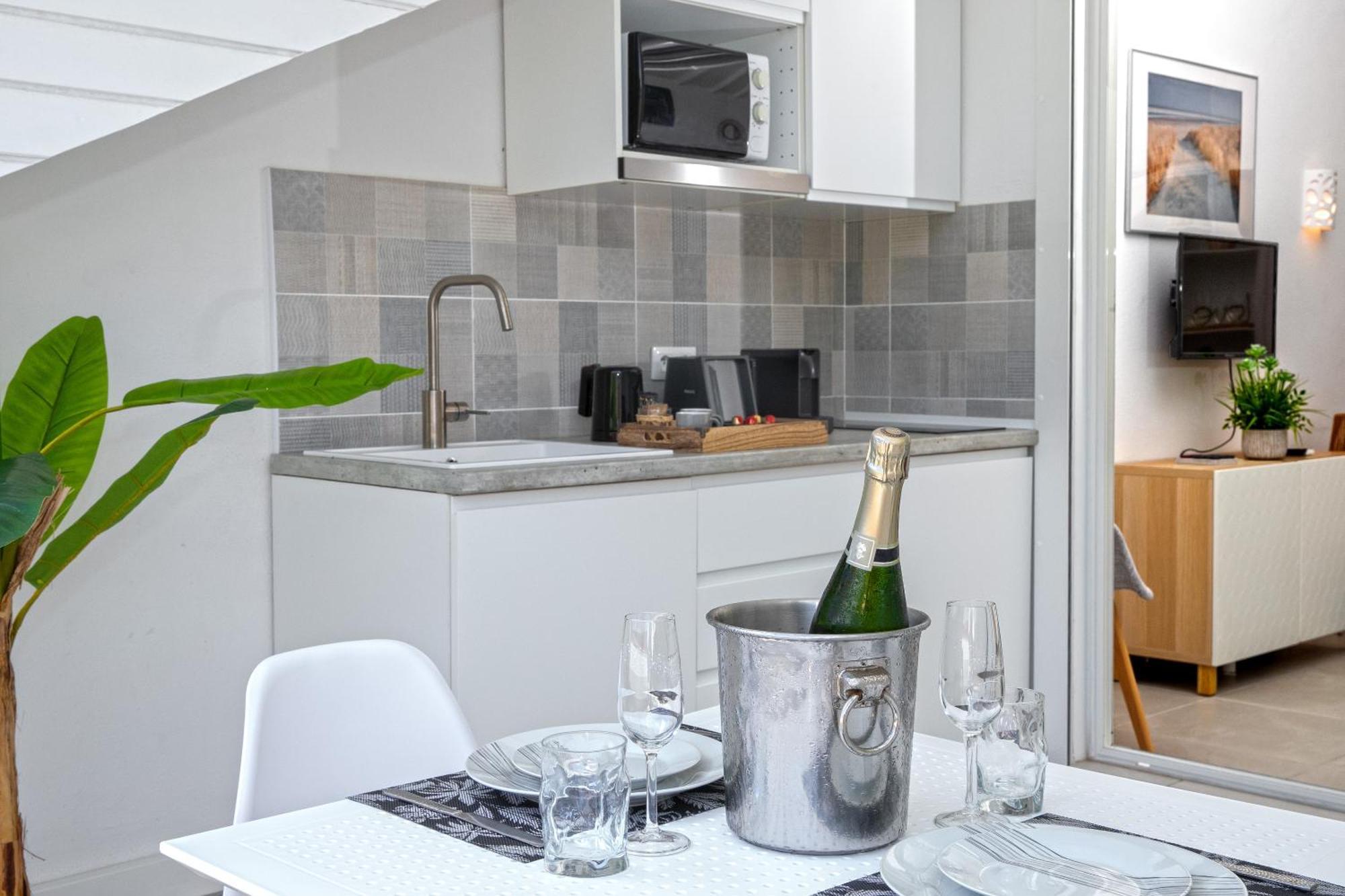 Cul de Sac Beautiful Suite S12 With Pool And Sea View מראה חיצוני תמונה